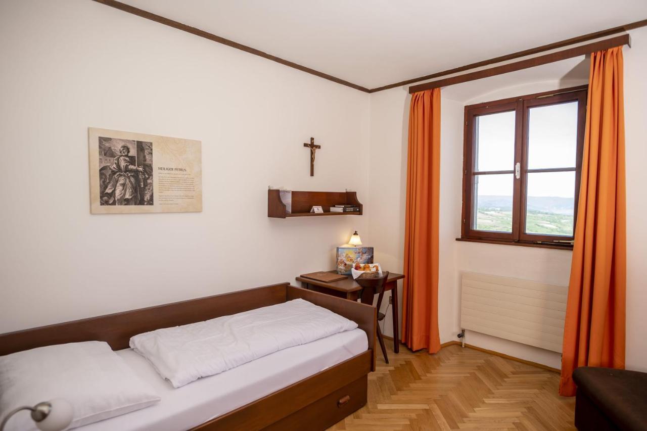 Gaestehaus Benediktinerstift Goettweig - Monastery Bed & Breakfast