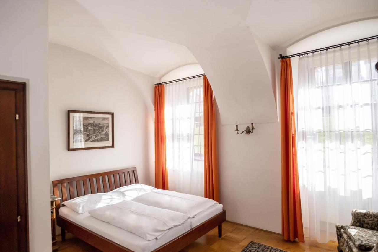 Gaestehaus Benediktinerstift Goettweig - Monastery Bed & Breakfast *