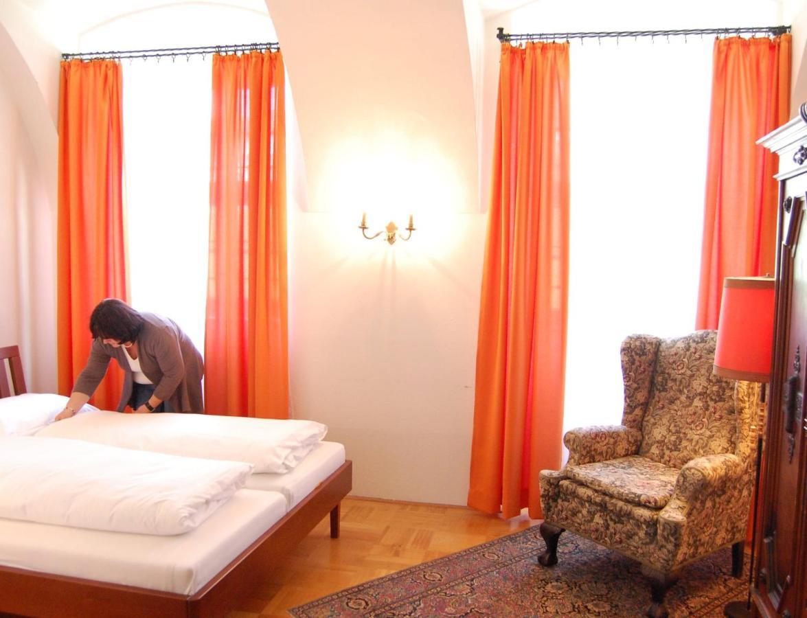 Bed & Breakfast Gaestehaus Benediktinerstift Goettweig - Monastery